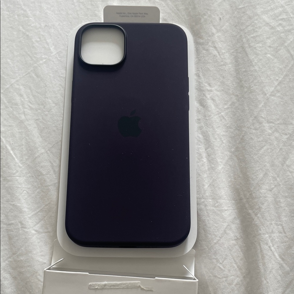 Apple iPhone 14 Plus Silicone Case - Elderberry - Picture 6 of 7